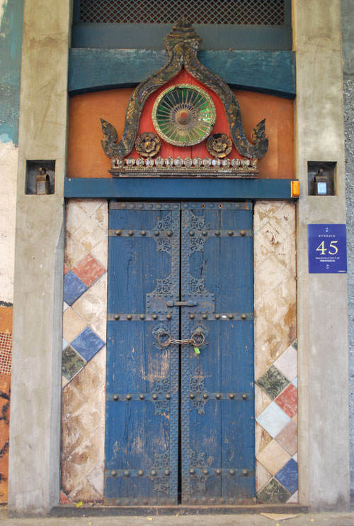 An old antique door at the entrance of a restaurant in Garosugil, in Gangnam’s Sinsa-dong